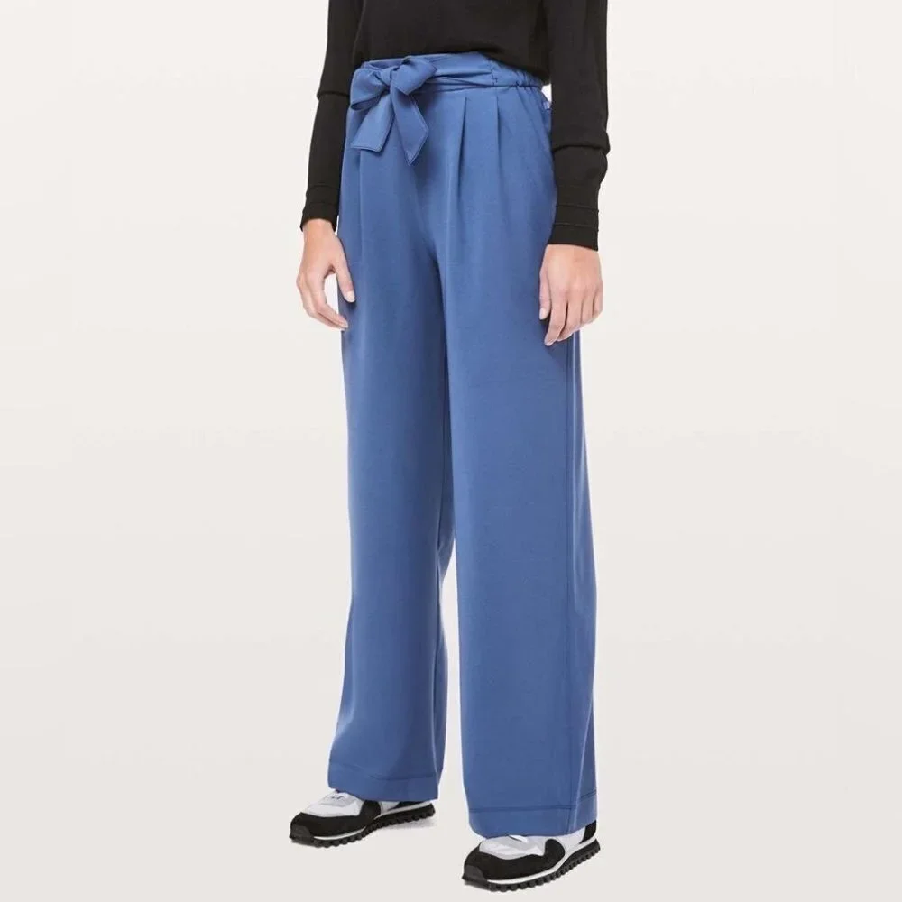 ** LULULEMON Noir Pants In Gatsby Blue Size 4- Price Firm (Popular ISO!)